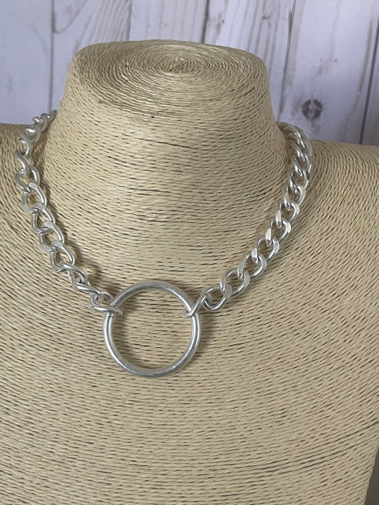 Chunky Chain Circle Pendant Necklace