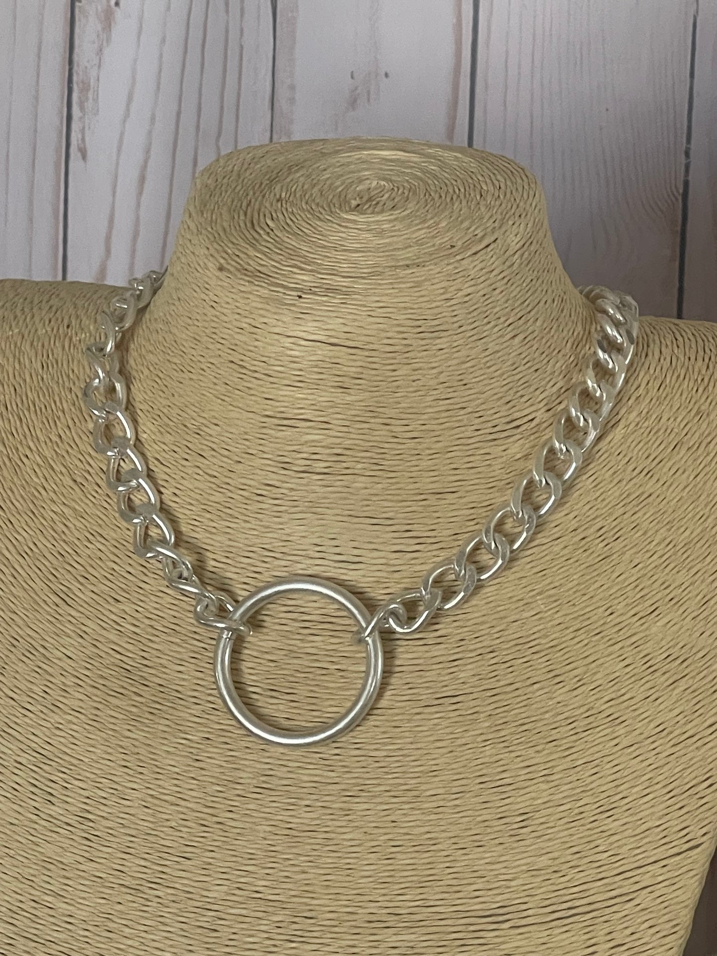 Chunky Chain Circle Pendant Necklace