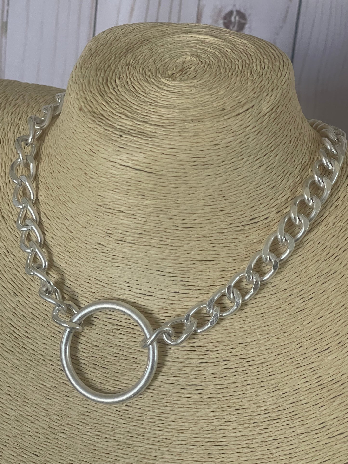 Chunky Chain Circle Pendant Necklace